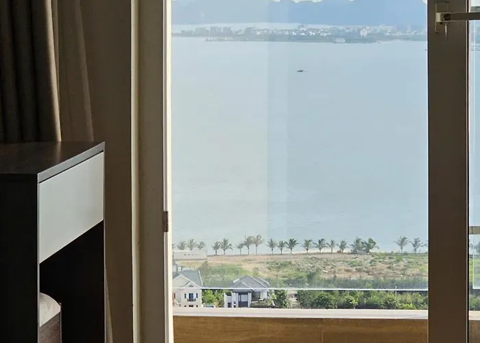 Newlife Tower- By Greenbay Premium Bay Apartment *