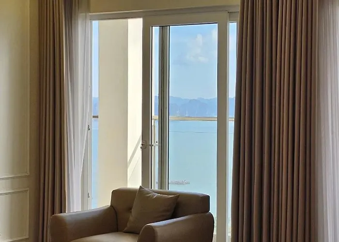 Apartment Newlife Tower- By Greenbay Premium Bay Ha Long