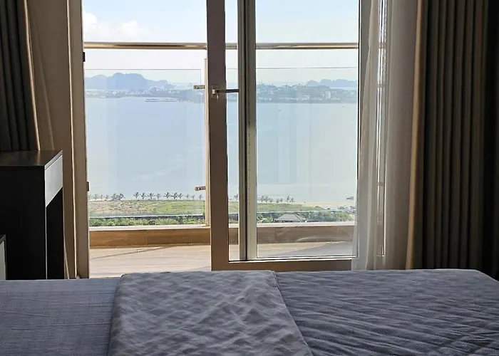 Apartment Newlife Tower- By Greenbay Premium Bay Ha Long