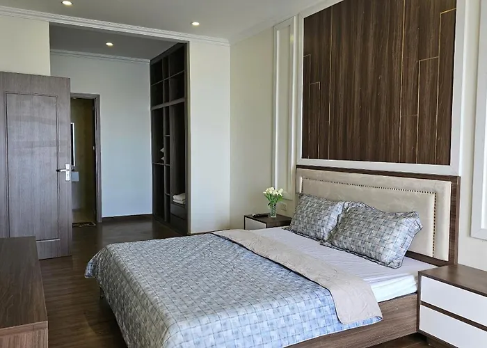 Newlife Tower- By Greenbay Premium Bay Apartment
